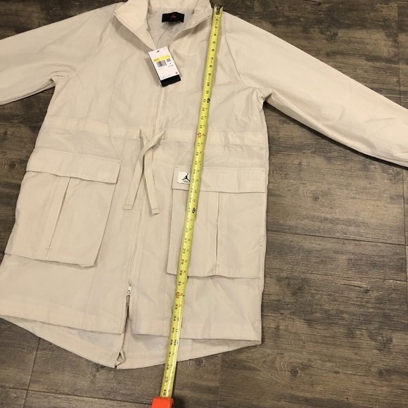 NWT Jordan Essentials Women's Oversized Jacket Size Small DM5197-104 $120 - Picture 2 of 9
